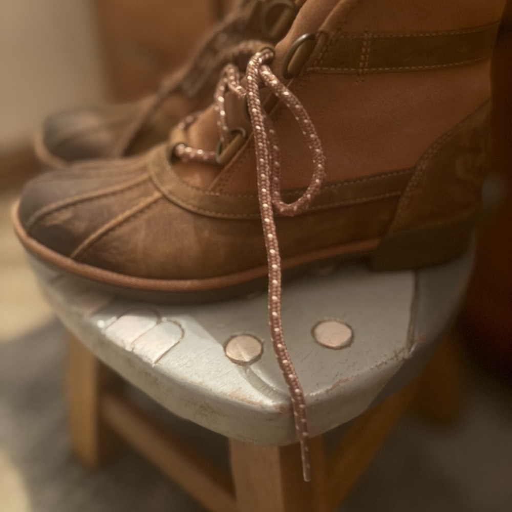 UGG Label with Size Details